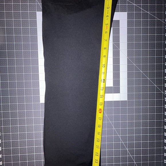 Mondetta Charcoal Drawstring Capris - Picture 6 of 8